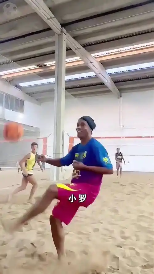 而幕后掌舵 而幕后掌舵