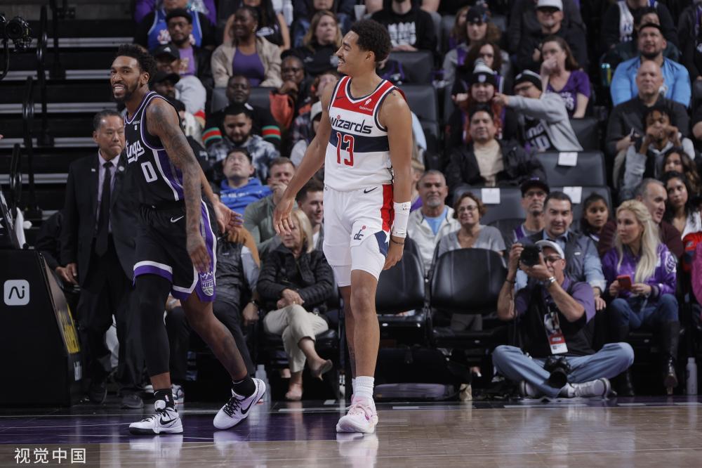 在这个背景 在这个背景