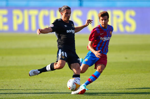 方面有着 方面有着